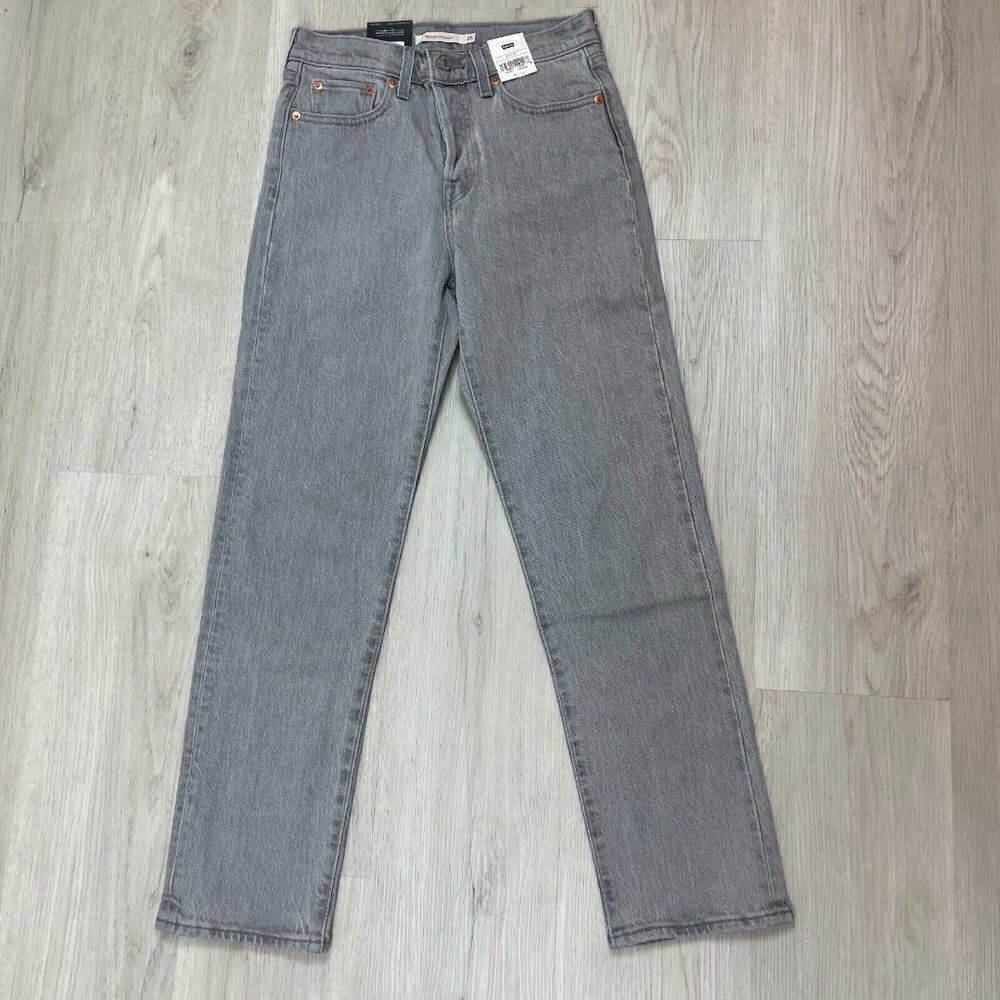 Levi's Straight Leg Jeans in Gray